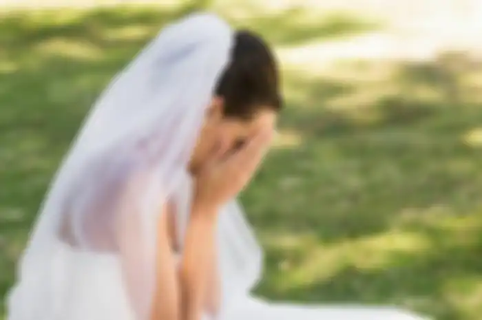 Pengantin wanita nangis