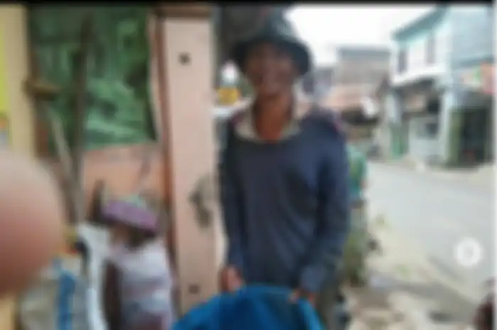 Abah Tono.