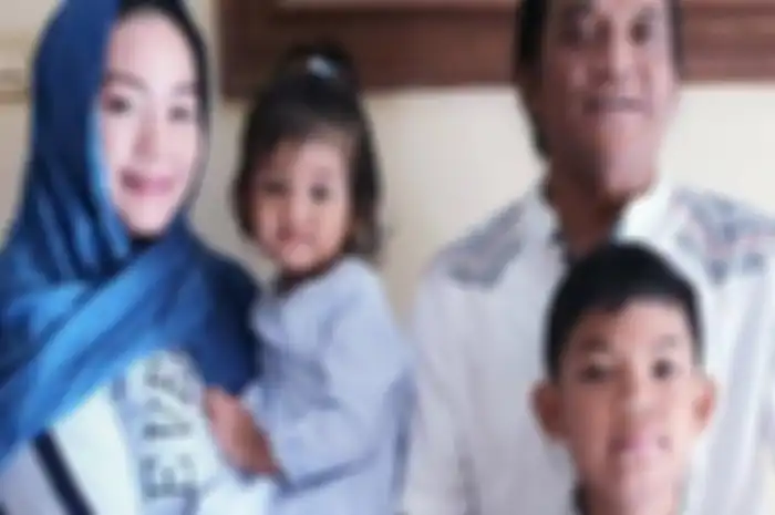 Foto keluarga Didi Kempot dari istrinya Yan Vellia