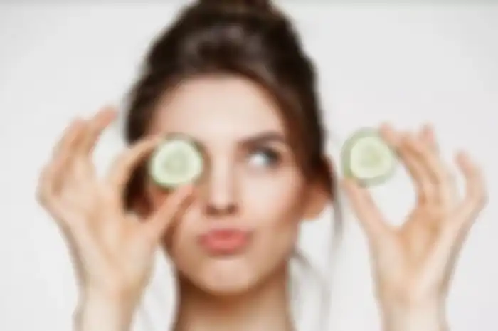 Produk skincare dengan kandungan mentimun untuk atasi wajah berminyak.