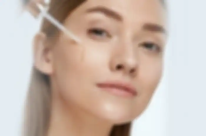 Ilustrasi memakai retinol