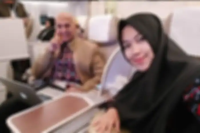 Mark Sungkar dan istrinya yang 45 tahun lebih muda.