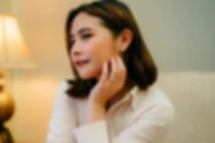 Prilly Latuconsina 