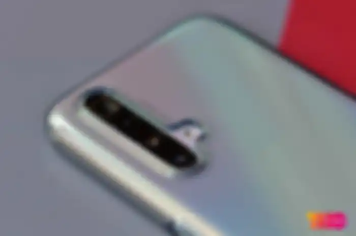 Fokus kamera belakang realme X3 SuperZoom