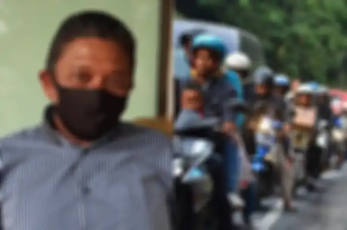 Kehabisan Uang Usai Kena PHK Akibat Pandemi Corona, Pria ini Nekat Pulang Kampung dari Jakarta ke Solo dengan Berjalan Kaki, Sehari Tempuh 100 Km dan Tetap Jalankan Puasa