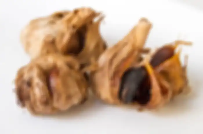 Mengenal Berbagai Khasiat Bawang Hitam yang Jarang Diketahui, Bentuknya Mirip Arang Tapi Bisa Menangkal Penyakit Sampai Menurunkan Risiko Kanker