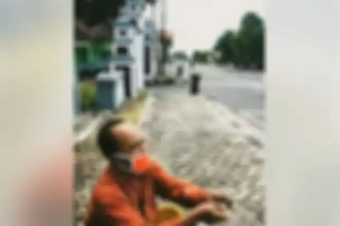Pria yang menjual blender itu merupakan Sujono (40), warga Desa Pojok Sari, Kabupaten Magetan.