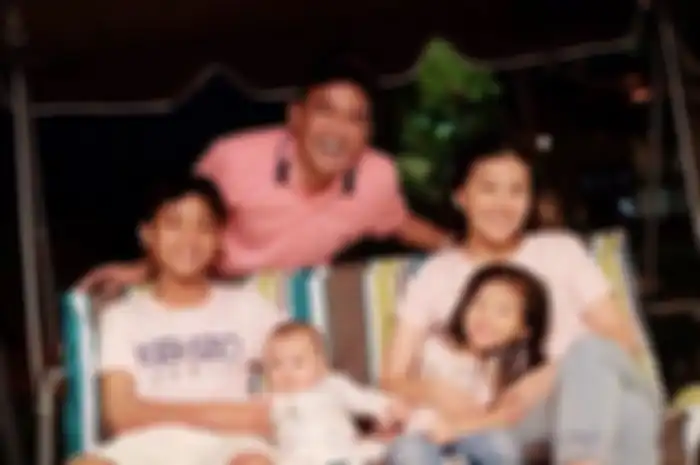 Keluarga Ruben Onsu, Sarwendah, Betrand Peto, Thalia, dan Thania