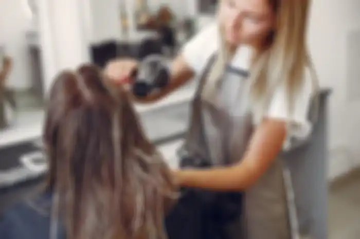 Perawatan rambut di Salon.
