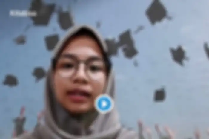 Eka Putri pelajar asal Surabaya yang galang dana bareng kitabisa.com untuk para pelajar yang orang tuanya kena dampak pandemi, sehingga nggak bisa masuk PTN tahun ini.
