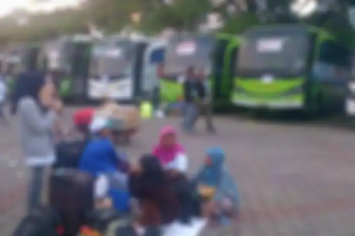 Satu keluarga jadi gelandangan usai nekat mudik dari Jakarta ke Tasikmalaya