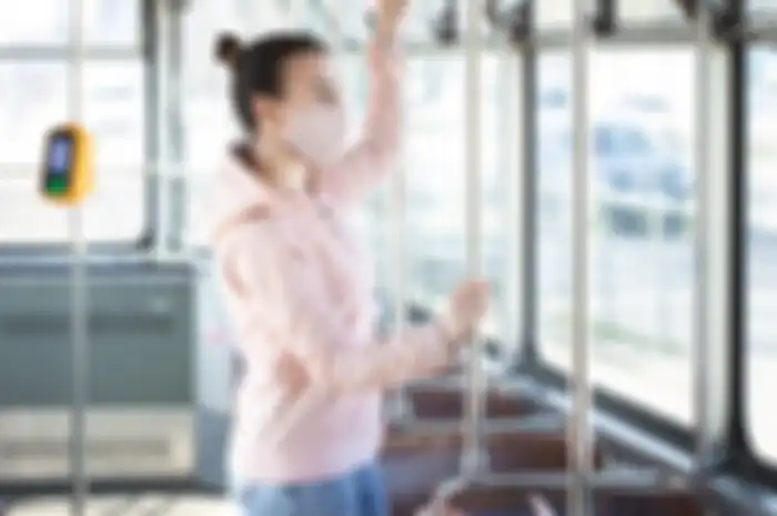 Memakai transportasi umum di tengah wabah virus Corona