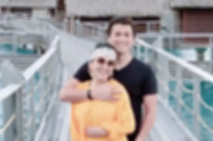 Syahrini dan Reino Barack