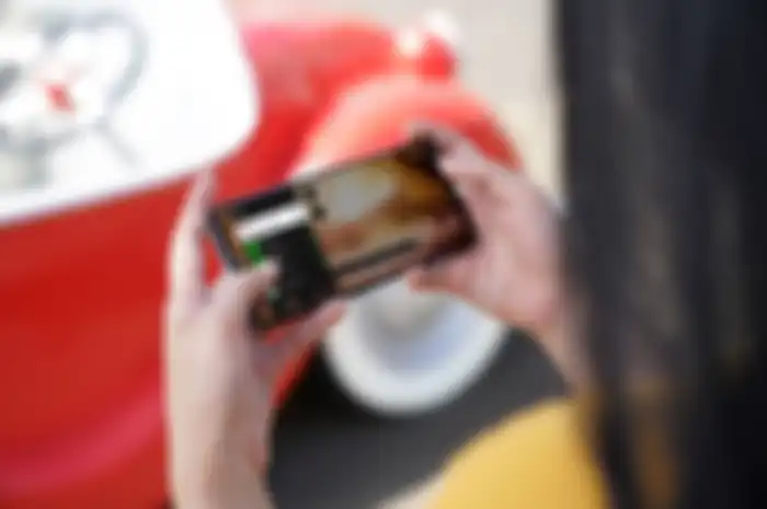 Side bar di smartphone Oppo untuk membalas pesan.