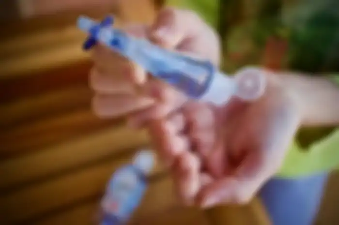 Cara cegah virus corona di tempat kerja yang tak kalah penting adalah sering membersihkan tangan dengan mencuci tangan atau menggunakan hand sanitizer.