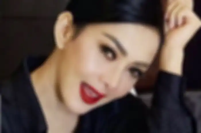 Syahrini 