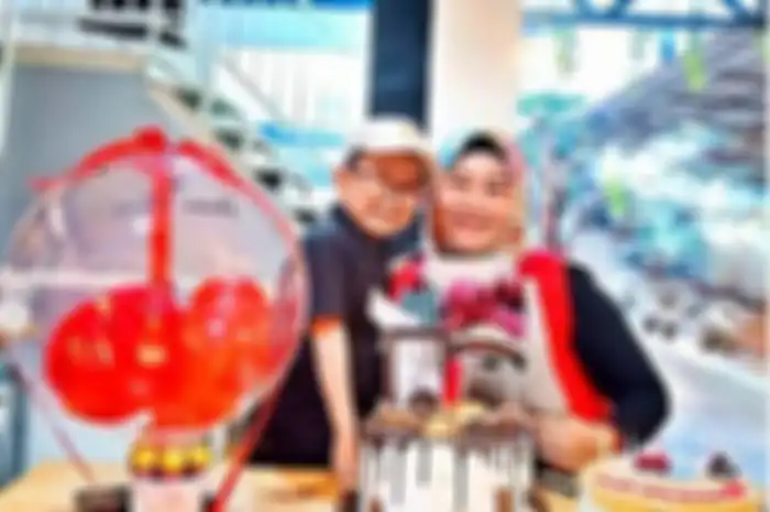 Pasangan Daus Mini dan sang istri