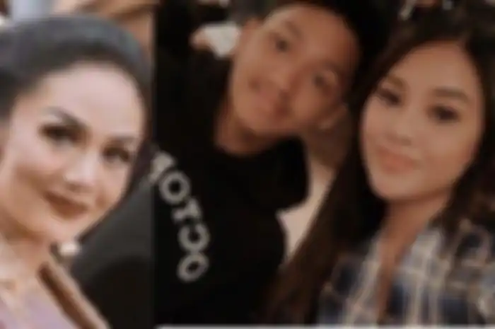 Krisdayanti menyesal telah membuat kontrak mati dengan Anang Hermansyah mengenai Aurel dan Azriel.