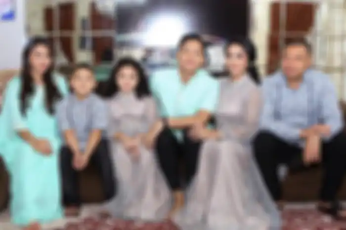 Raul Lemos dan KD bersama Aurel dan Azriel