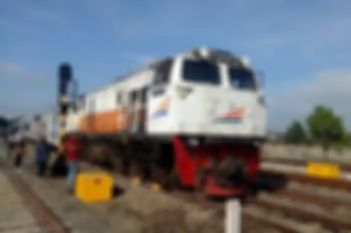 Ilustrasi kereta api jarak jauh.