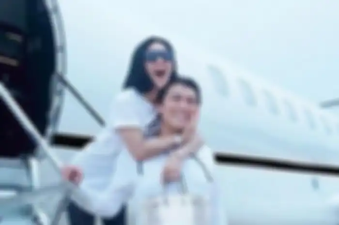 Syahrini dan Reino Barack.