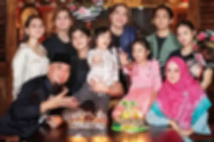 Keluarga Ahmad Dhani dan Mulan Jameela