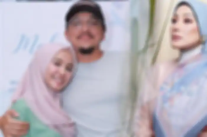 Engku Emran kepergok puji setinggi langit mantan istri pertamanya meski belum genap setahun cerai dengan Laudya Cynthia Bella
