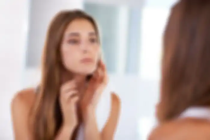 Pilihan skincare untuk mengatasi pori-pori besar dan kulit berminyak di bawah 50 ribu.