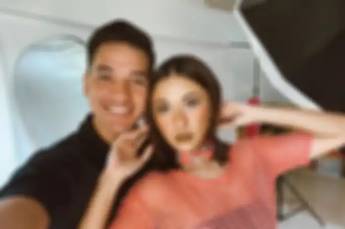 Andrew White dan Nana Mirdad