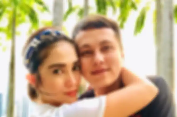 Ussy Sulistiawaty tiba-tiba ungkap permohonan maaf pada anak-anaknya gegara sudah sembunyikan aib Andhika Pratama, ada apa?