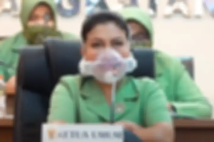 Masker istri KSAD Jenderal Andika Perkasa curi perhatian 