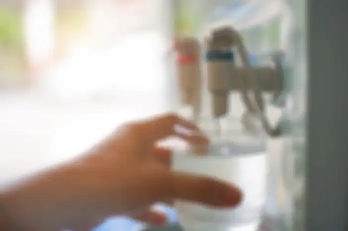 Minum Air Dispenser Ternyata Simpan Bahaya Tersembunyi yang Tak Diketahui Banyak Orang, Ini Kata Ahli!