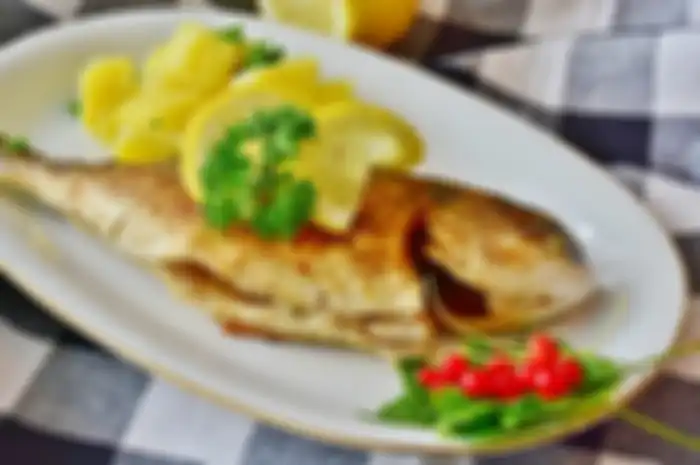 ilustrasi ikan goreng