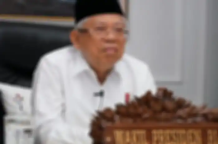 Viral, Wapres Ma'ruf Amin Isi BBM dari Jerigen di Pinggir Jalan Raya