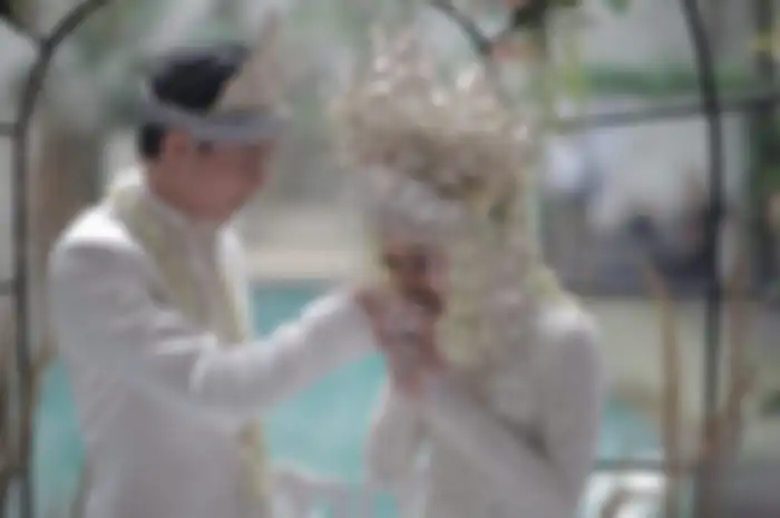 Dinda HAuw dan Rey Mbayang
