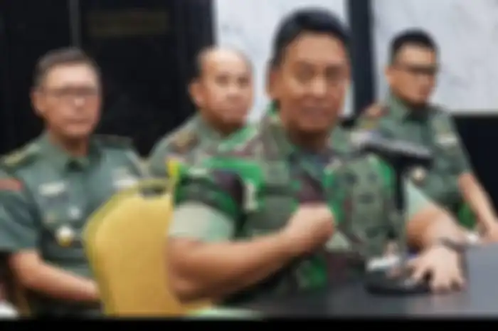 Kepala Staf TNI Angkatan Darat Jenderal Andika Perkasa saat memberikan keterangan pers soal Enzo Zenz Allie di Mabes TNI AD, Jalan Veteran, Jakarta Pusat, Selasa (13/8/2019). 