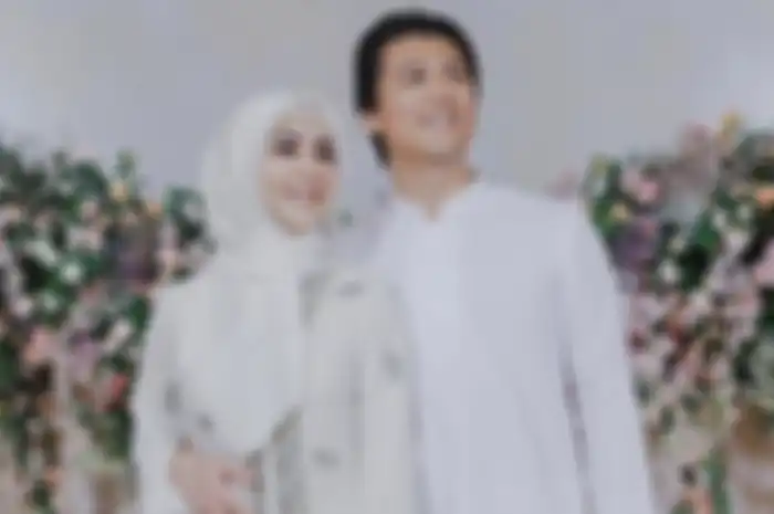 Syahrini dan Reino Barack