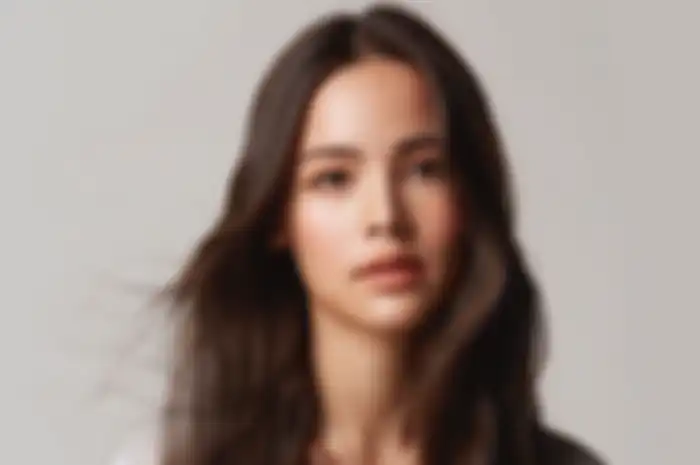 Urassaya Sperbund