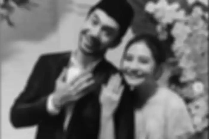 Prilly Latuconsina dan Reza Rahadian