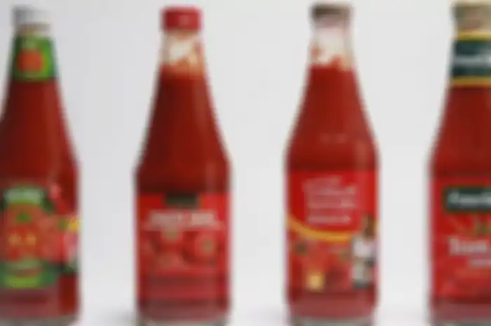 Ilustrasi saus tomat botol kaca