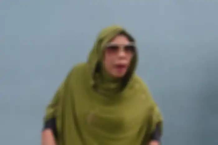 Komedian Omas Wati