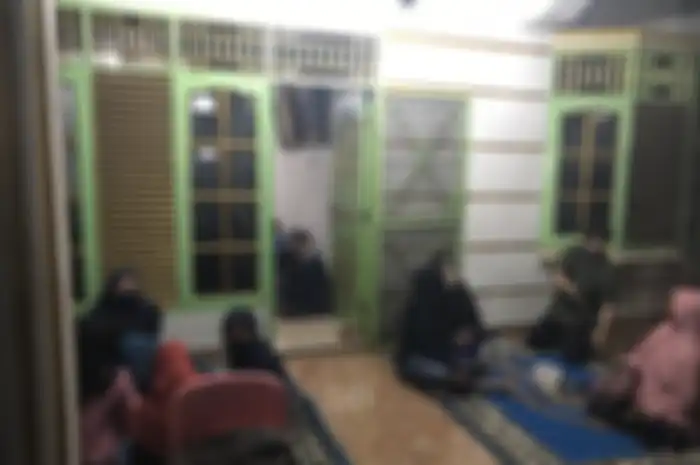 Kondisi di rumah duka komedian Omas di kawasan Cimanggis, Depok, Jawa Barat
