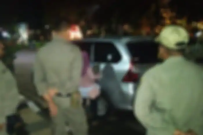 Ilustrasi. Sepasang muda-mudi di mobil goyang di depan rumah Dinas wakil Bupati Tuban, Rabu (15/7/2020), malam  