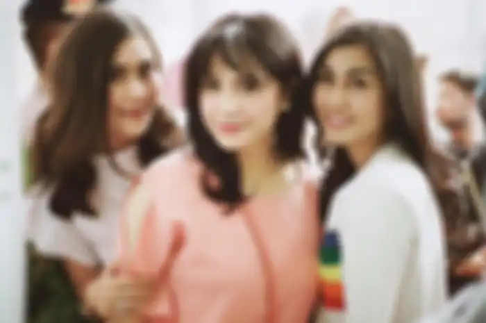 Rukun Foto Bareng Kedua Adik Iparnya, Tampilan Istri Raffi Ahmad Nagita Slavina Justru Bikin Salfok! Cantik Banget?