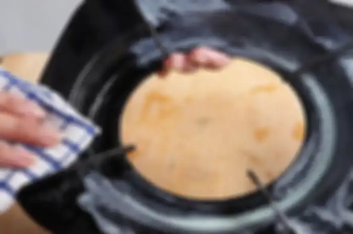 Kerak kompor bisa hilang dengan cara sederhana ini