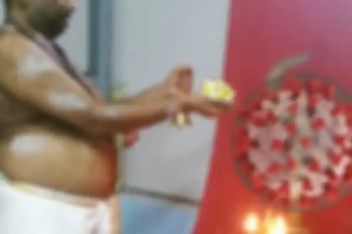 Warga India sembah Dewi Corona untuk akhiri pandemi Covid-19.