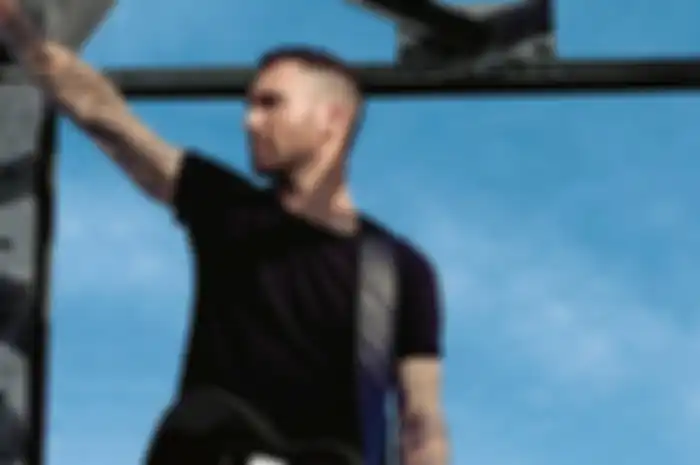 Adam Levine dikabarkan selingkuh.