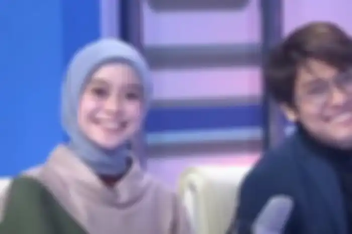Rizky Billar dan Lesty Kejora saat dipertemukan dalam sebuah acara