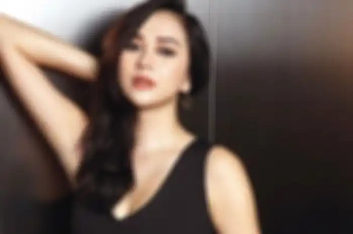 Aura Kasih buka suara soal kabar video panasnya dengan Ariel NOAH hingga dituding terlibat prostitusi online
