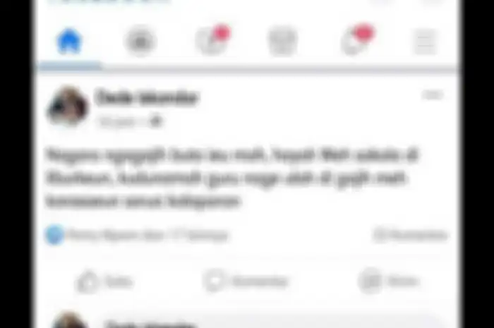 Status facebook yang dianggap menghina guru.